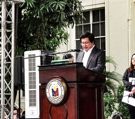 ramon paul hernando|Hernando reminds new lawyers: Uphold code of ethics.